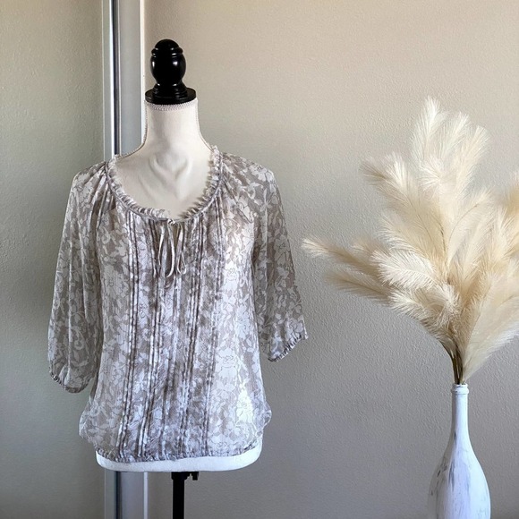 Express | Floral Lace Print Blouson Prairie Top | White & Taupe | Size: XS - Picture 1 of 6